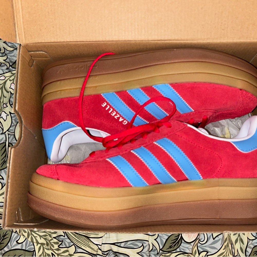 NWT Adidas Gazelle Bold. Red&Blue. Size 7, runs large (like a 7.5/8).